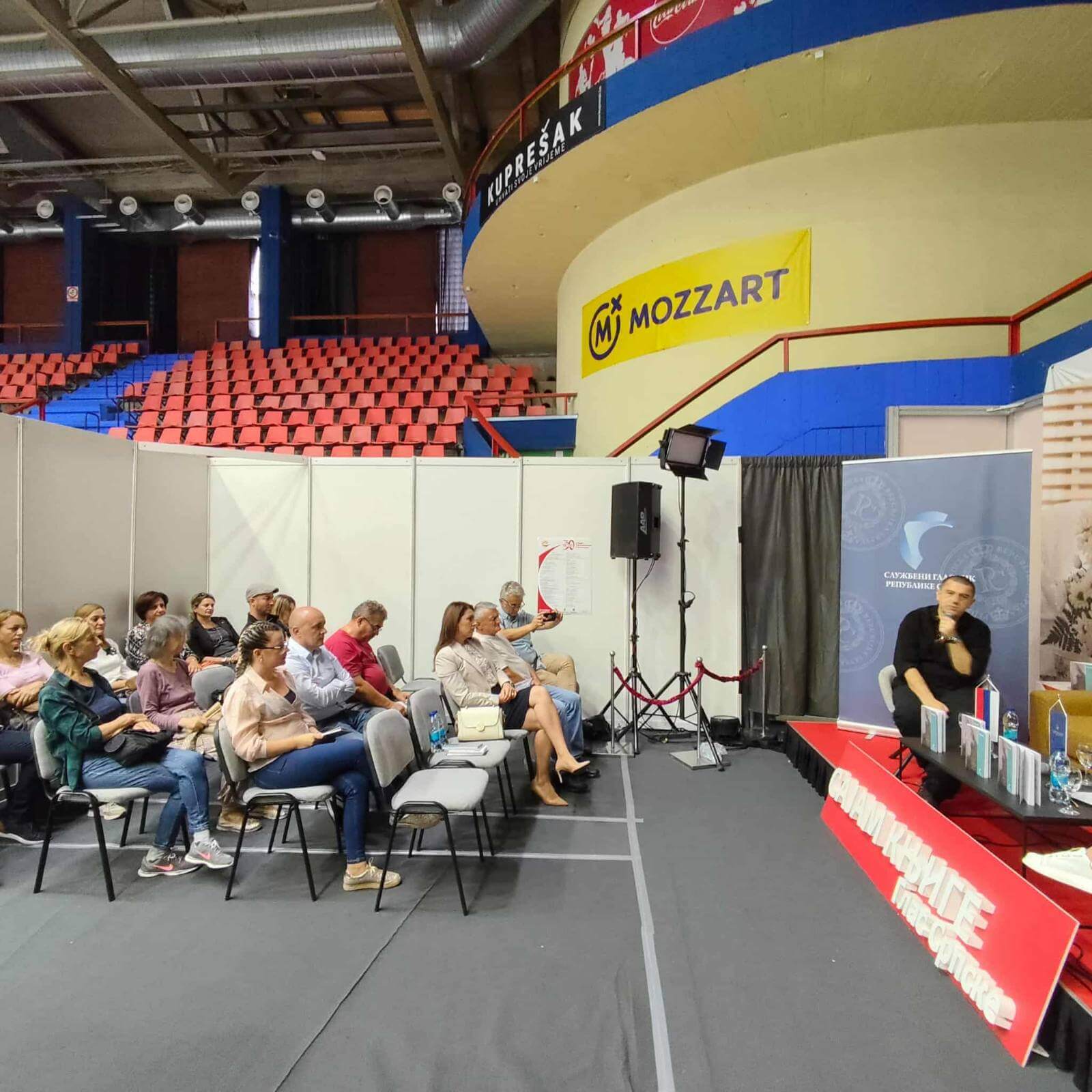 Представљена збирка поезије „Ћутим да сјенке имају очи“ аутора Милане Мајар