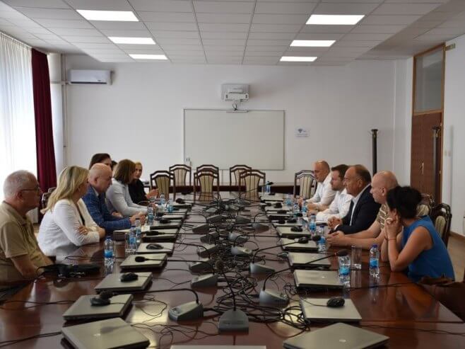 Посјета представника ЈП Службени гласник Републике Србије и  ЈУ Службени гласник Републике Српске  Универзитету у Источном Сарајеву