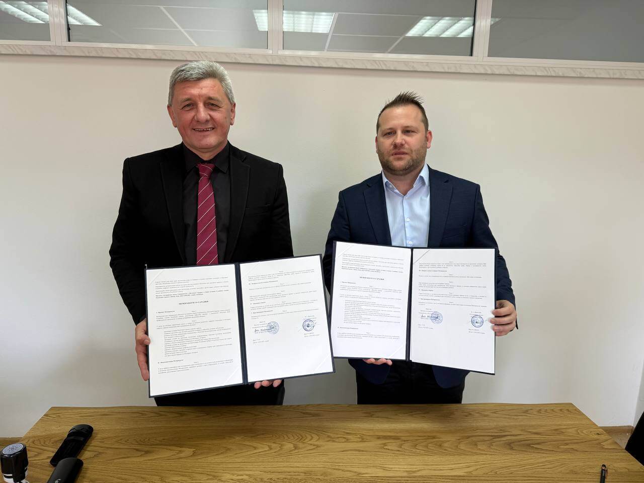 Потписан Меморандум о сарадњи између ЈУ Службени гласник Републике Српске и Института историјских наука Универзитета у Источном Сарајеву