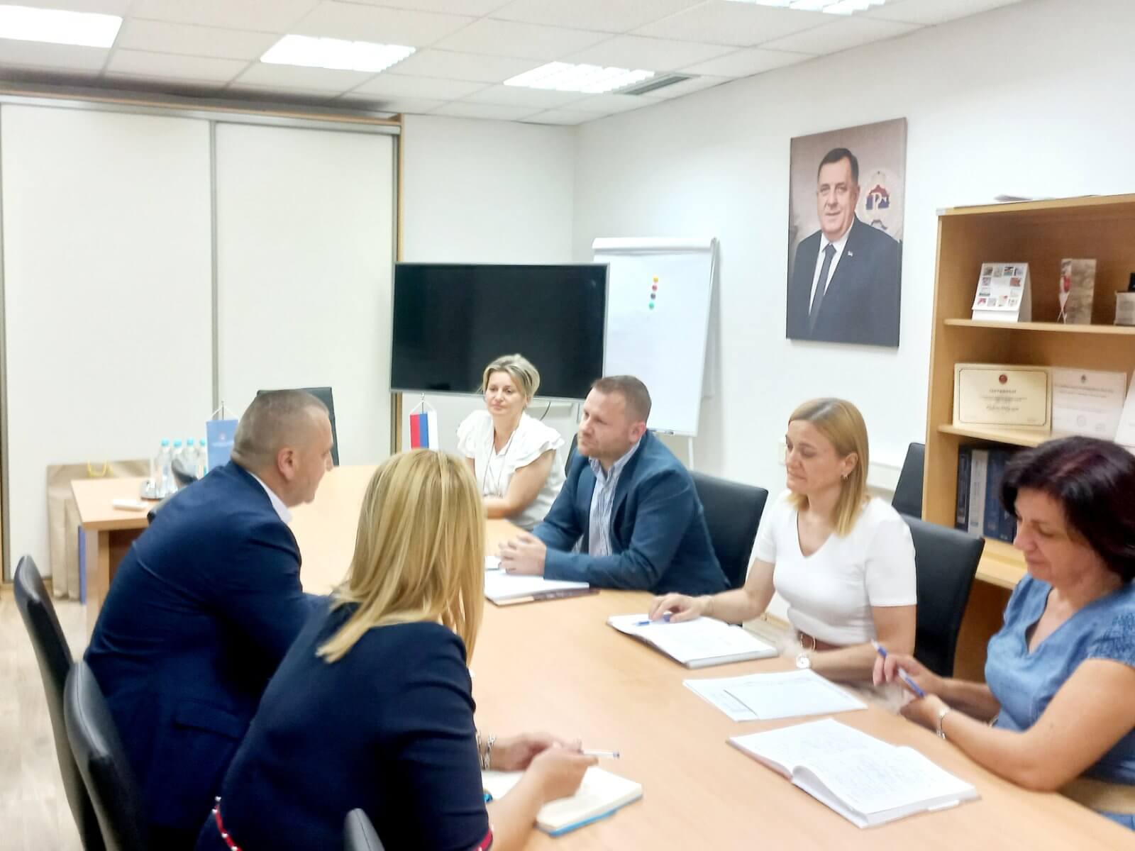 Јачање сарадње између ЈУ Службени гласник Републике Српске и  ЈП Завод за уџбенике и наставна средства