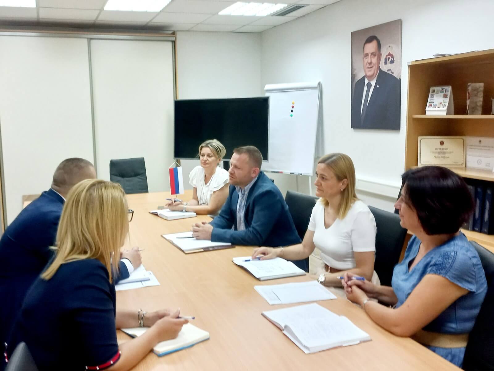 Јачање сарадње између ЈУ Службени гласник Републике Српске и  ЈП Завод за уџбенике и наставна средства